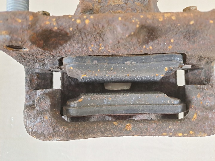 фото №9, Супорт гальмівний скоба гальмівні колодки лівий зад 1.6 bhdi peugeot expert iii 3 17r