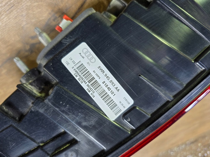 фото №6, Audi a4 b9 8w рестайлинг универсал лампа зад задняя левая w крышка багажника 8w9945093aa