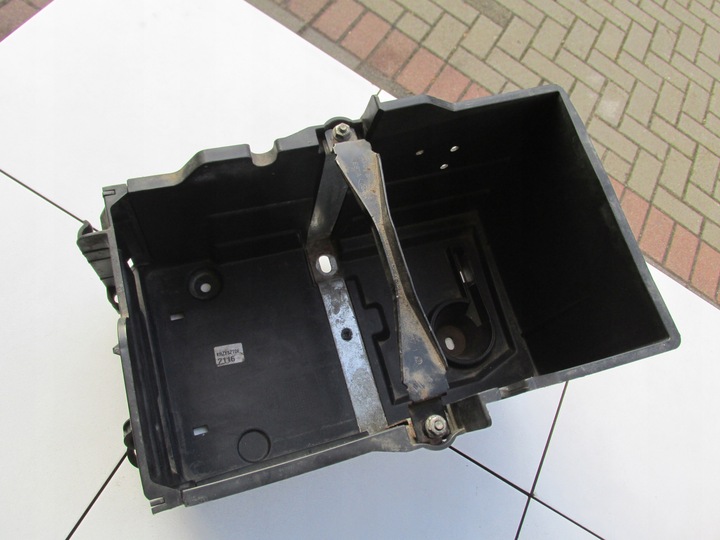 фото №4, Корпус акумулятора kuga mk1 2,0 tdci 2012 рік