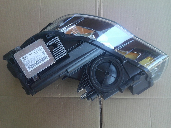 фото №6, Лампа передняя правая 8x0941004j audi a1