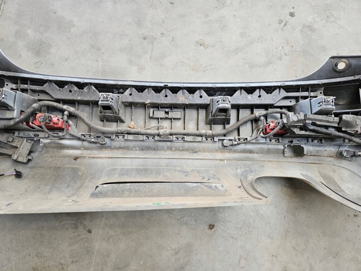 фото №8, Audi q3 i задній бампер suv 8u0807511c pod pdc