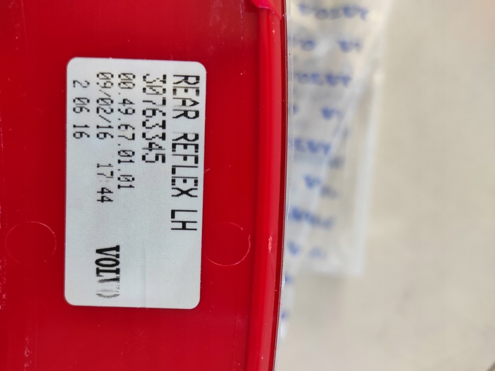 фото №4, Volvo s40 v50 отражатель бампера левый зад 30763345