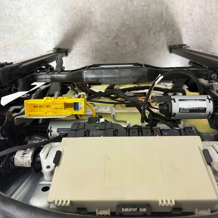 фото №9, Сиденье водителя левый bmw 1 f40 135i алькантара m набор