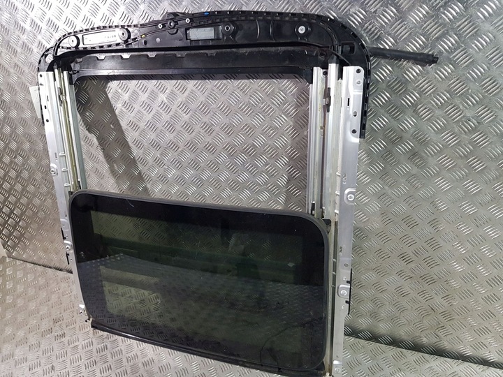 фото №7, Mercedes-benz cls c257 2018 люк комплект a2577800000