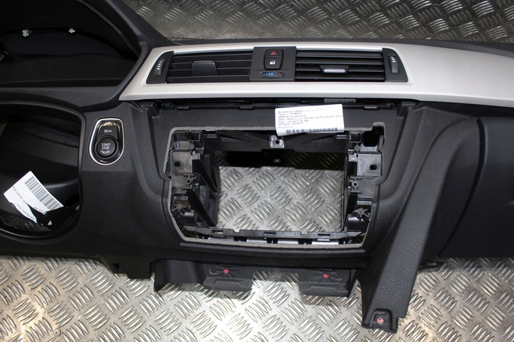 фото №9, Bmw f30 f32 f34 f36 рестайлинг панель раздаточная консоль / оригинал