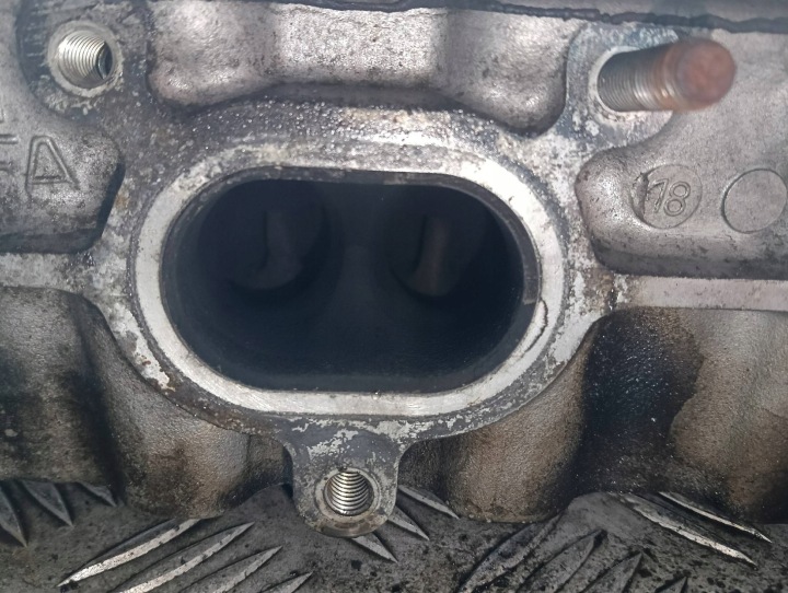 фото №8, Головка двигателя левая porsche cayenne 4.5 v8 turbo 2004