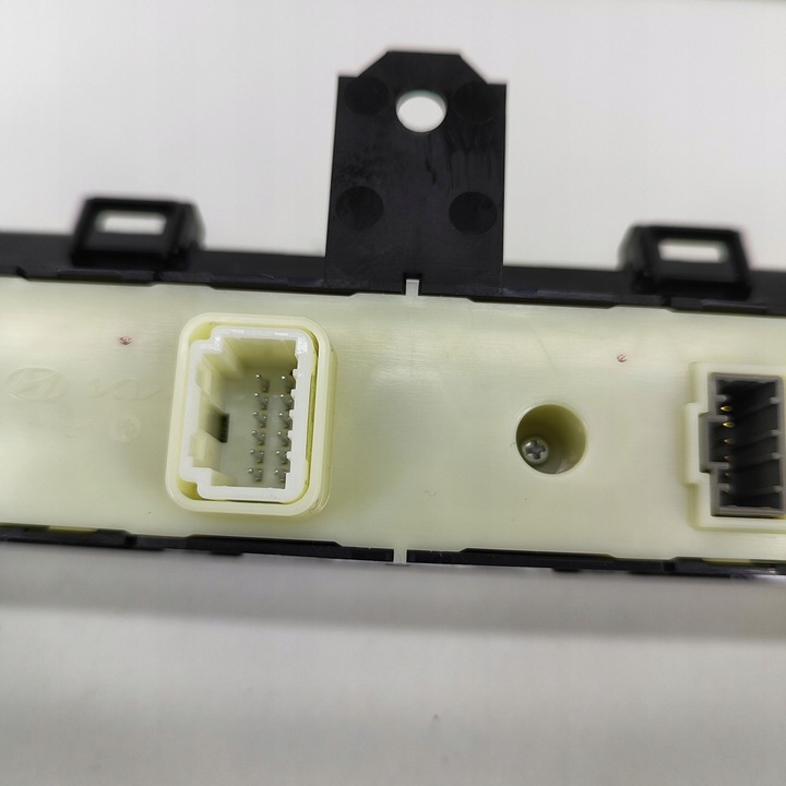 фото №6, Hyundai tucson iv nx4 2024 кнопки / перемикач регулювання гучності