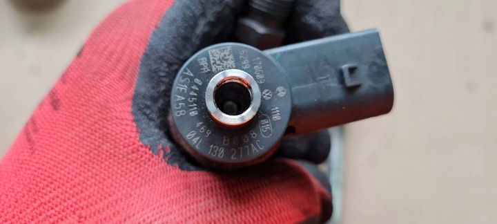 фото №11, A4 b9 8w інжектор пального 2.0 tdi 04l130277ac a5