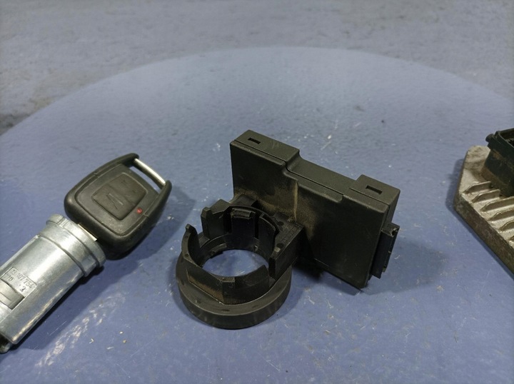 фото №8, Opel zafira a рестайлінг 1.8b 125 km z18xe блок керування набір стартовий 55351752