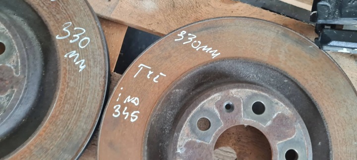 фото №8, Sq5 q5 80a суппорт зажимы зад диски комплект 330mm 3.0 tfsi s4 b9 8w a5 s5