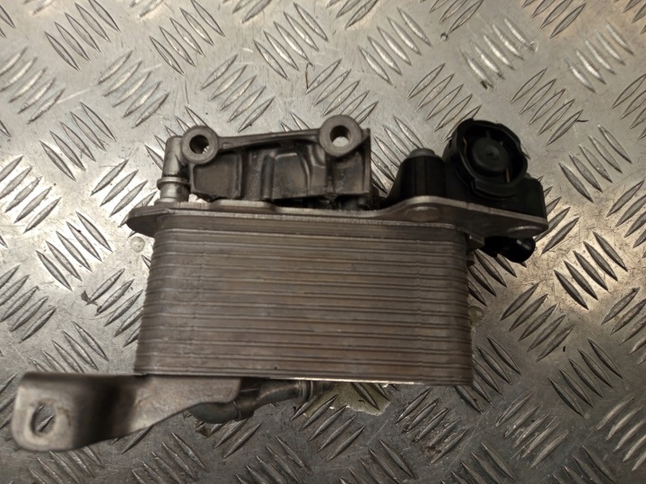 фото №14, Bmw (oem) 8580419 x3 g01 3' g20 5' g30 g31 радиатор масла коробки