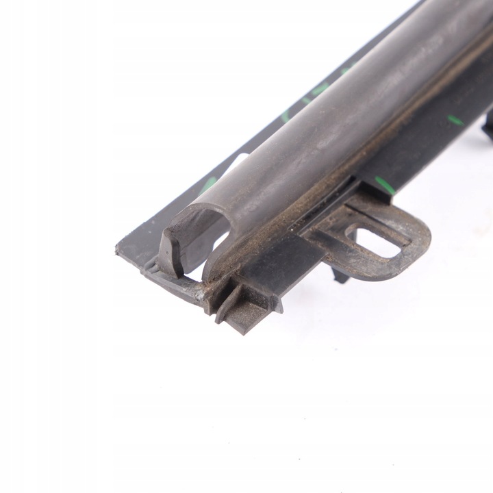 фото №12, Mercedes w208 крепление ползун подкапотное пространство прокладка капота a2088870198