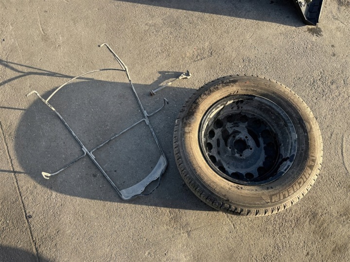 фото №8, Корзина кріплення диски + koło запасне 16" peugeot partner iv 4 18-26 рік