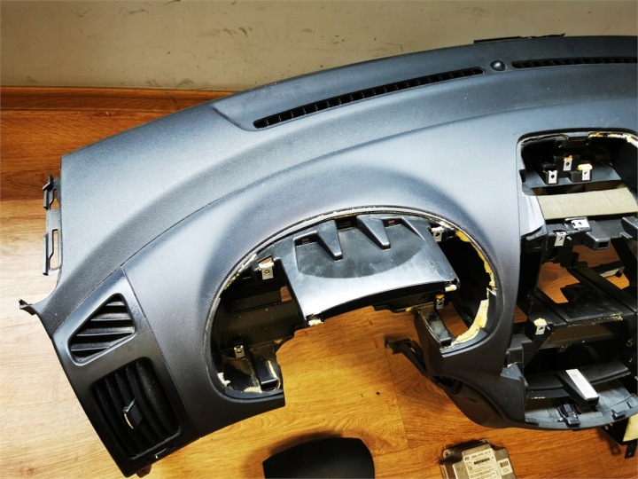 фото №5, Hyundai i30 07-10 торпедо консоль подушки натяжители