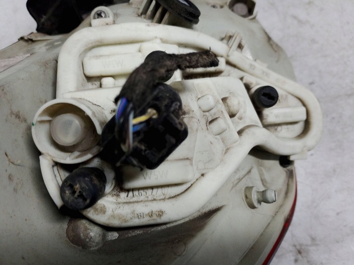 фото №10, Opel astra j hb фара права зад задняя 13306460 европа