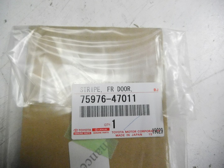 фото №5, Планка двері toyota prius 04-09 75976-47011 наклейка