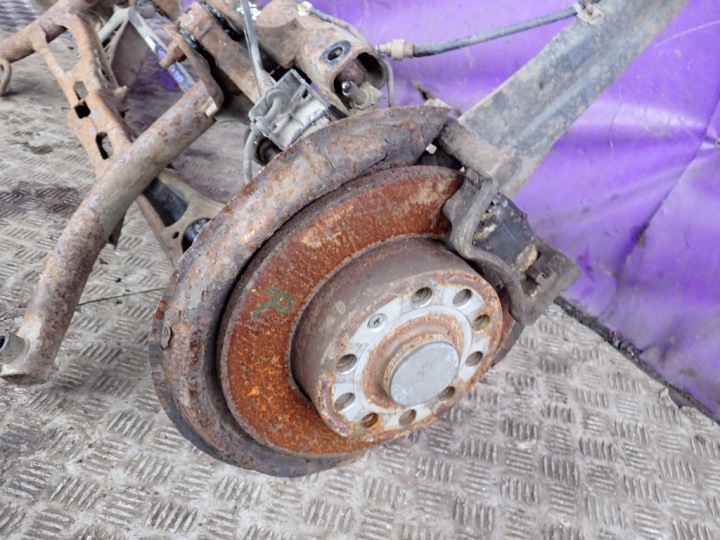 фото №5, Vw touran i 03-06 ось задняя балка зад подвешивание подрамник поворотный кулак ans