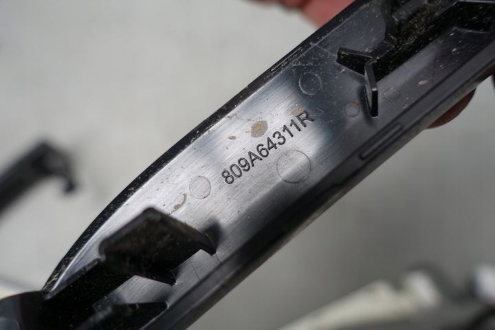 фото №3, Renault megane iv планка декоративная дверь синяя