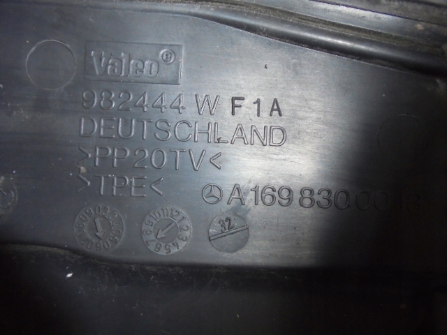 фото №9, Mercedes b w245 панель під лобовим склом 05-08 5d 982444w a1698300013