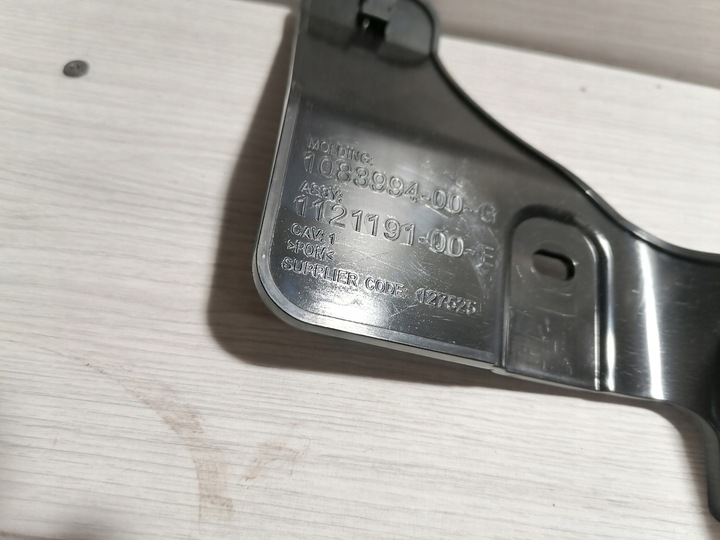 фото №8, Tesla 3 кріплення ковзун бампера зад 1083994-00-g