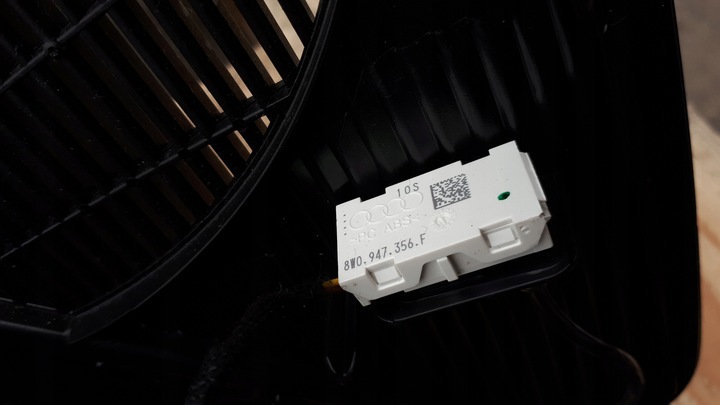 фото №11, A4 b9 8w bang olufsen маскировочная накладка дверь левая перед