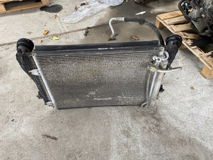 фото №1, Радіаторів води двигуна vw golf v passat b6 2.0 tdi