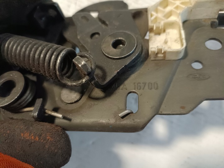 фото №6, Ford focus mk3 замок капота перед bm5a16700