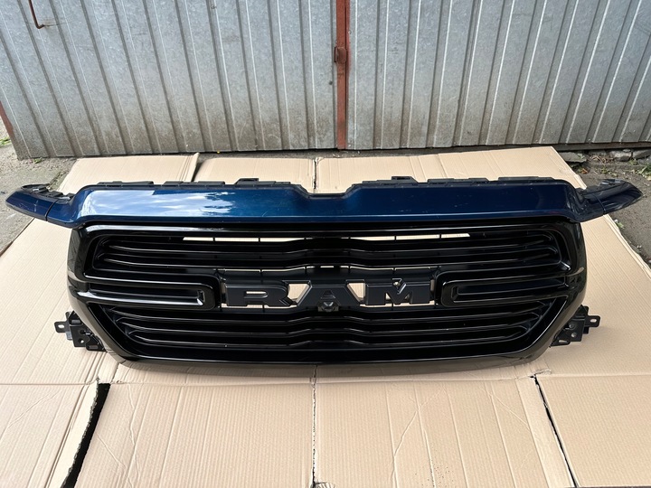 фото №7, Dodge ram 1500 v 5 2019-2023 планка верхняя решётка радиатора решётка 68335015ag оригинал