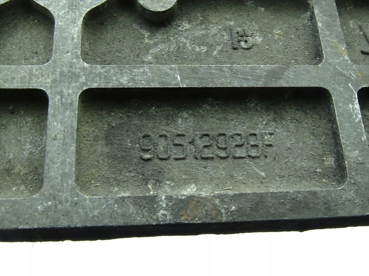 фото №3, Ldv maxus 04-09 2.5 crd лапи кріплення кронштейн двигуна 90512928f