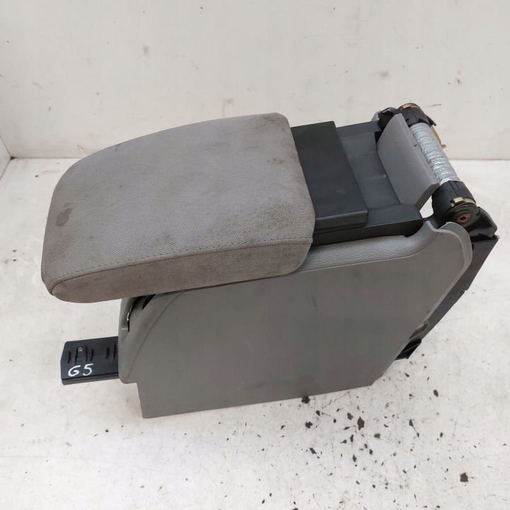 фото №5, Volkswagen golf 5 v підлокітник корпус 1k0864251