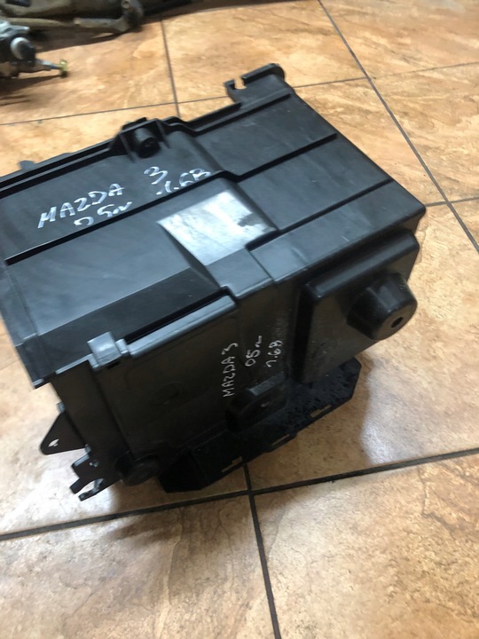 фото №6, Основание акумулятора mazda 3 1.6b 05r. hb