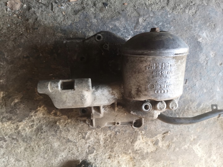 фото №1, Основание фильтра масла audi a8 d2 3.7 aew 4.2 abz 077115561f