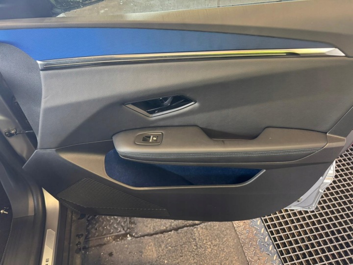 фото №15, Renault scenic v e-tech alpine салон сиденья диван сиденье карта