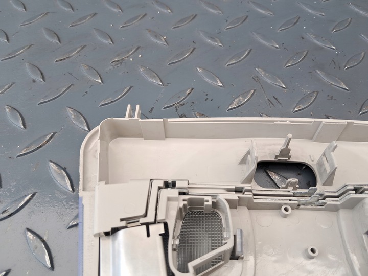 фото №8, Лампа стеля mercedes w168 a-klasa