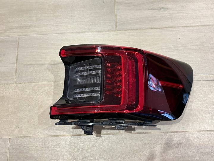 фото №1, Лампа зад задня права polestar ii 2 led