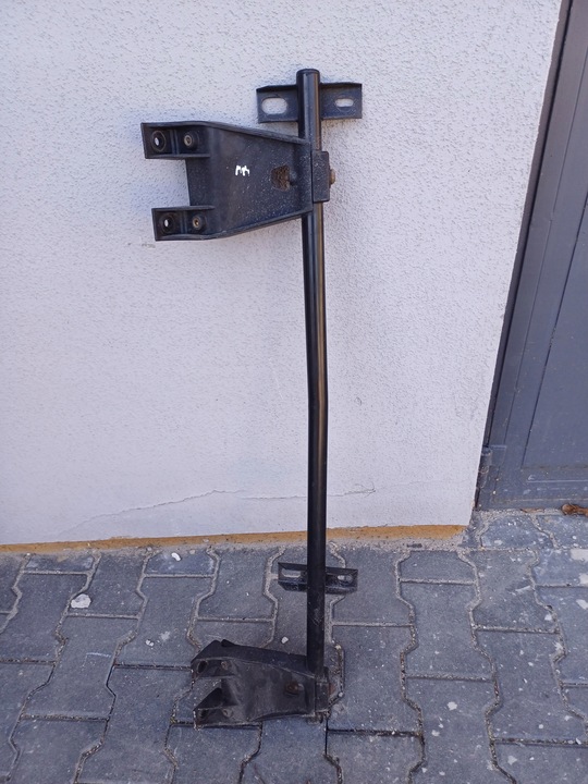 фото №1, Кріплення спойлера вітровики kabinowej бічної mercedes actros mp4