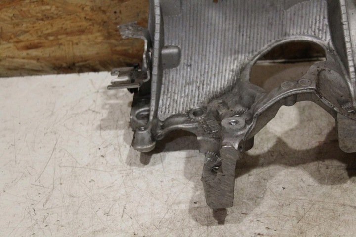 фото №6, Лапи кронштейн кріплення двигуна права audi a4 s4 b9 2018