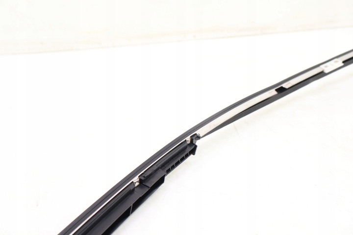 фото №11, Toyota land cruiser 200 08-11 молдинг стёкла лобовой правая