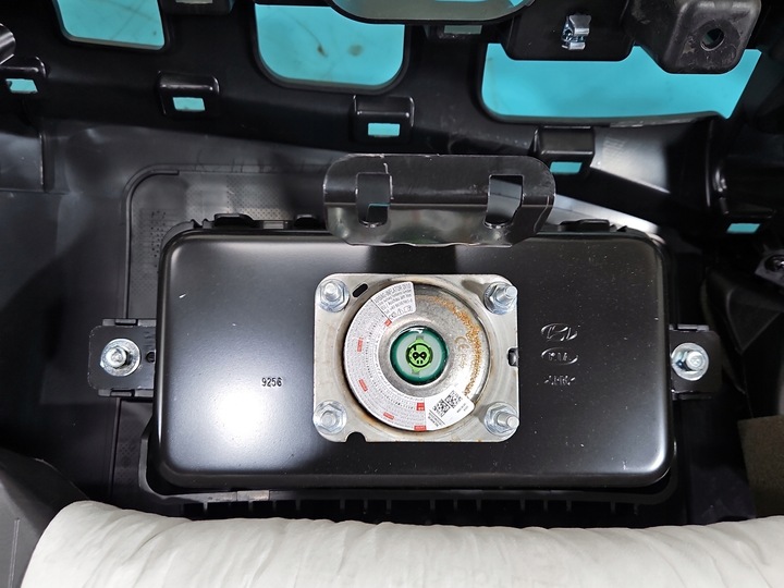 фото №9, Панель раздаточная консоль капот hyundai kona i eu оригинал подушка безопасности