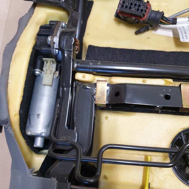 фото №12, Каркас спинка сидіння задньої вентильовані ліві двигунчик mercedes s w221 оригінальний номер