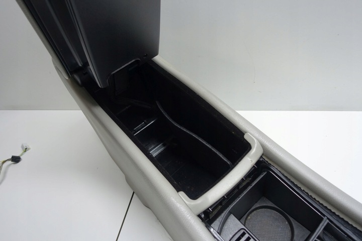 фото №5, Mercedes w203 рестайлінг підлокітник бардачок тунель