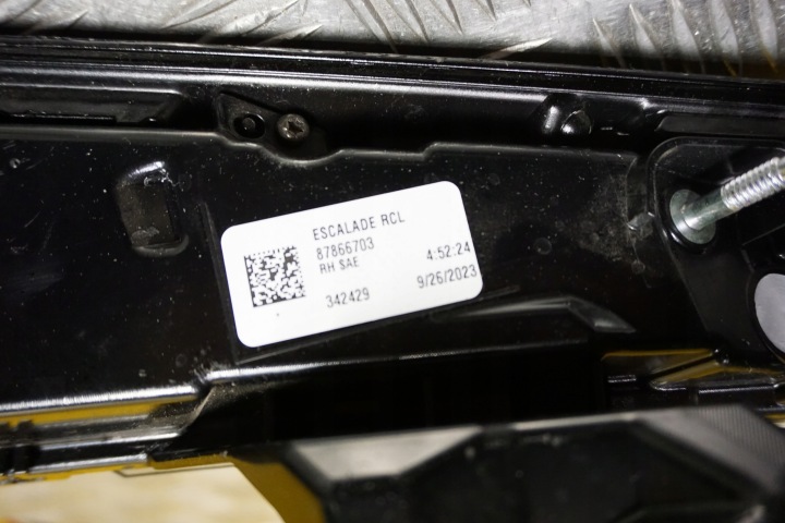 фото №12, Cadillac escalade 2021 - 2024 фара зад права задня led usa