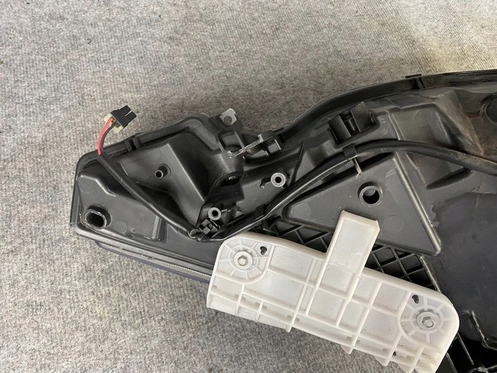 фото №10, Фара лампа передняя правая - nissan leaf i обычная 10-17