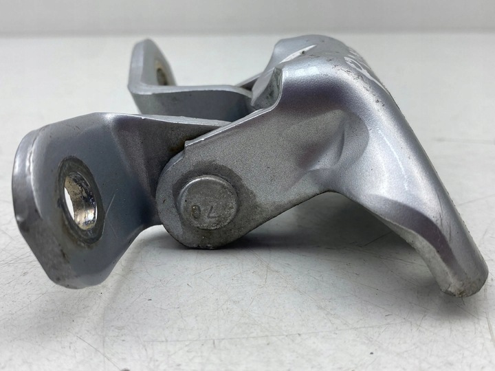 фото №6, 2018 toyota prius prime петля нижній двері передніх