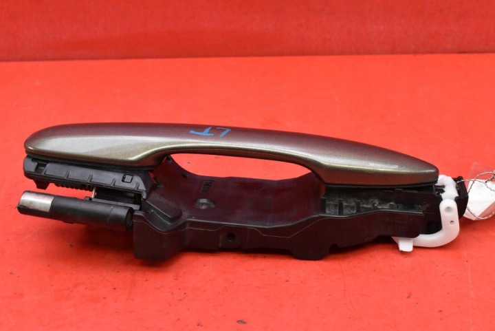 фото №6, Ручка левая зад задняя 6x1 160rl toyota yaris 4 iv 5d hb 20-