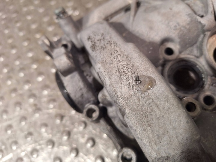 фото №11, Крышка клапанов валы 9644994680 peugeot 308 1.6 hdi 16v 07-