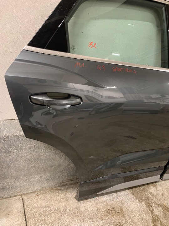 фото №3, Дверь комплектные q3 sportback 83a 83f правые зад правые задние m1 23r.