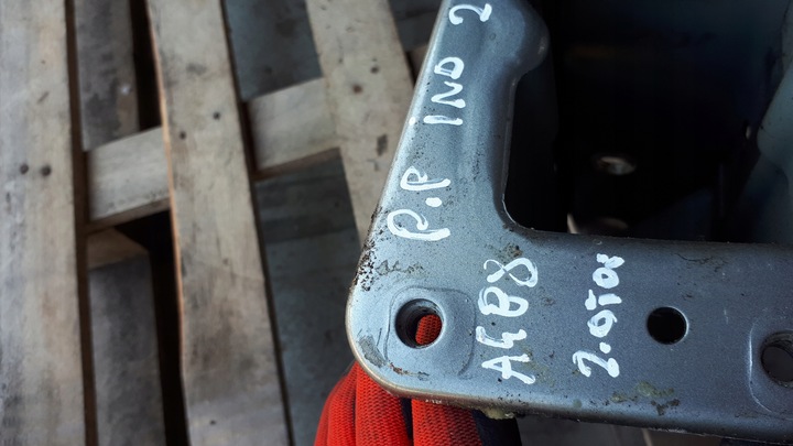 фото №4, A4 b8 s4 лонжерон наконечник праві права перед ly7g