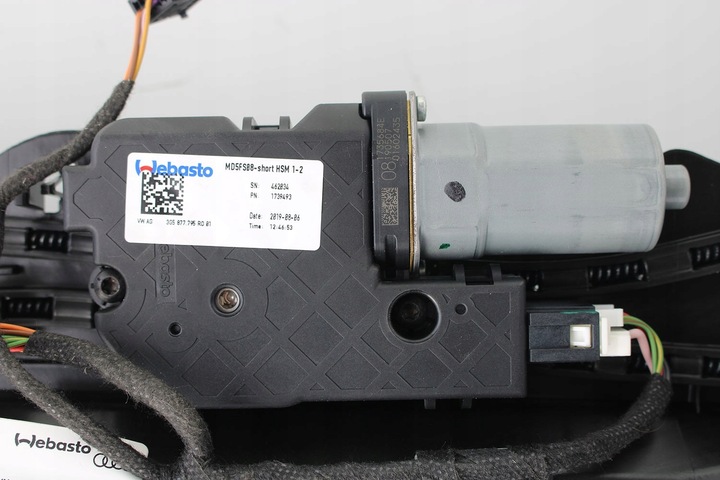 фото №11, Audi e-tron крыша стеклянный солнечный панорама 83a877041 83a 877 041 люк so