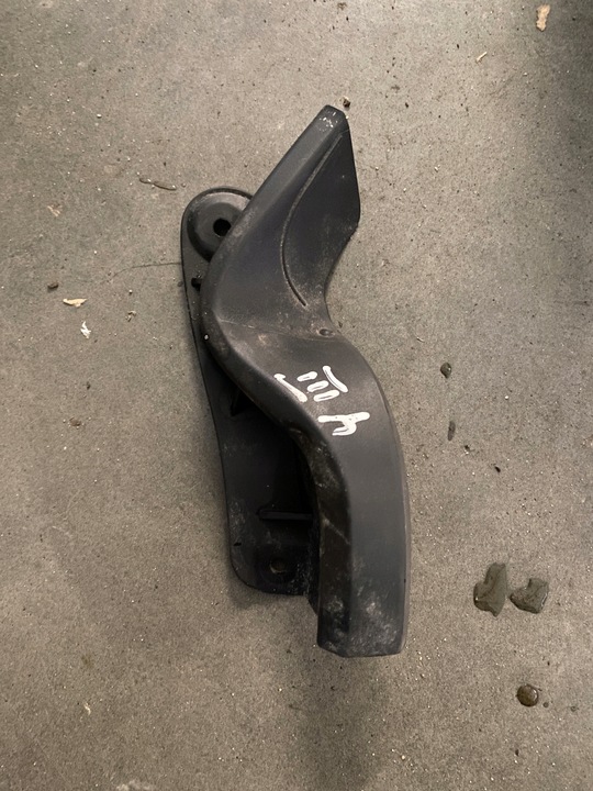 фото №5, Toyota yaris iii прокладка крышки багажника левая правая